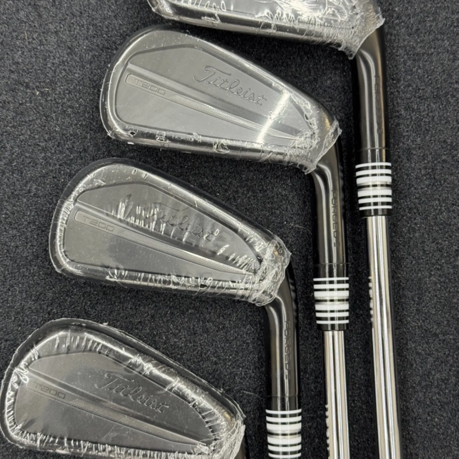 Titleist T200 Black Iron Set 5-PW with Dynamic Gold S200 Shafts