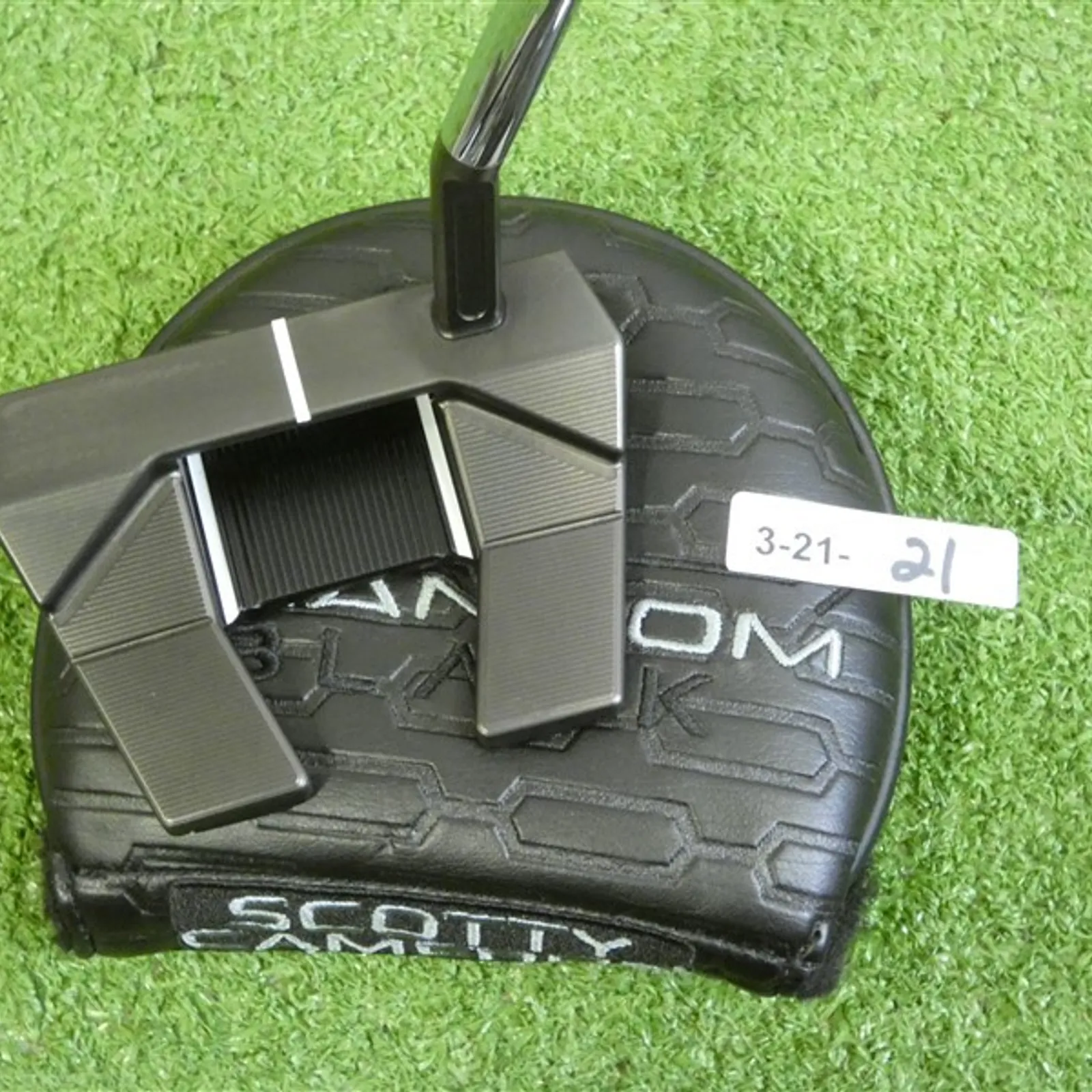 Putter GAUCHER Phantom Black 2025 5.5 Édition Limitée SCOTTY CAMERON - Déstockage sur Golf Plus Outlet