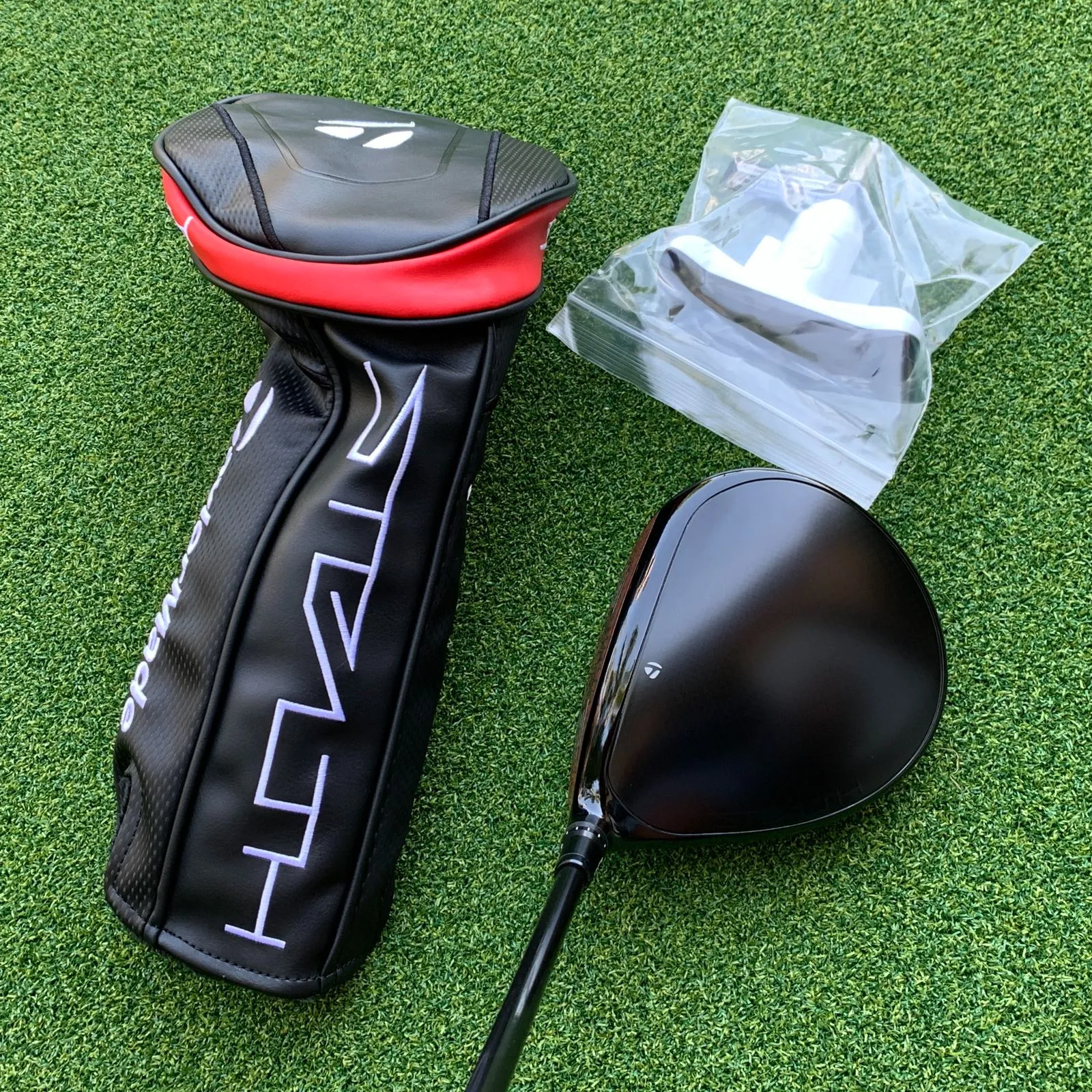 TaylorMade Stealth Driver 9' - Fujikura Ventus Red 5-S - Lamkin Crossline  360 Grip