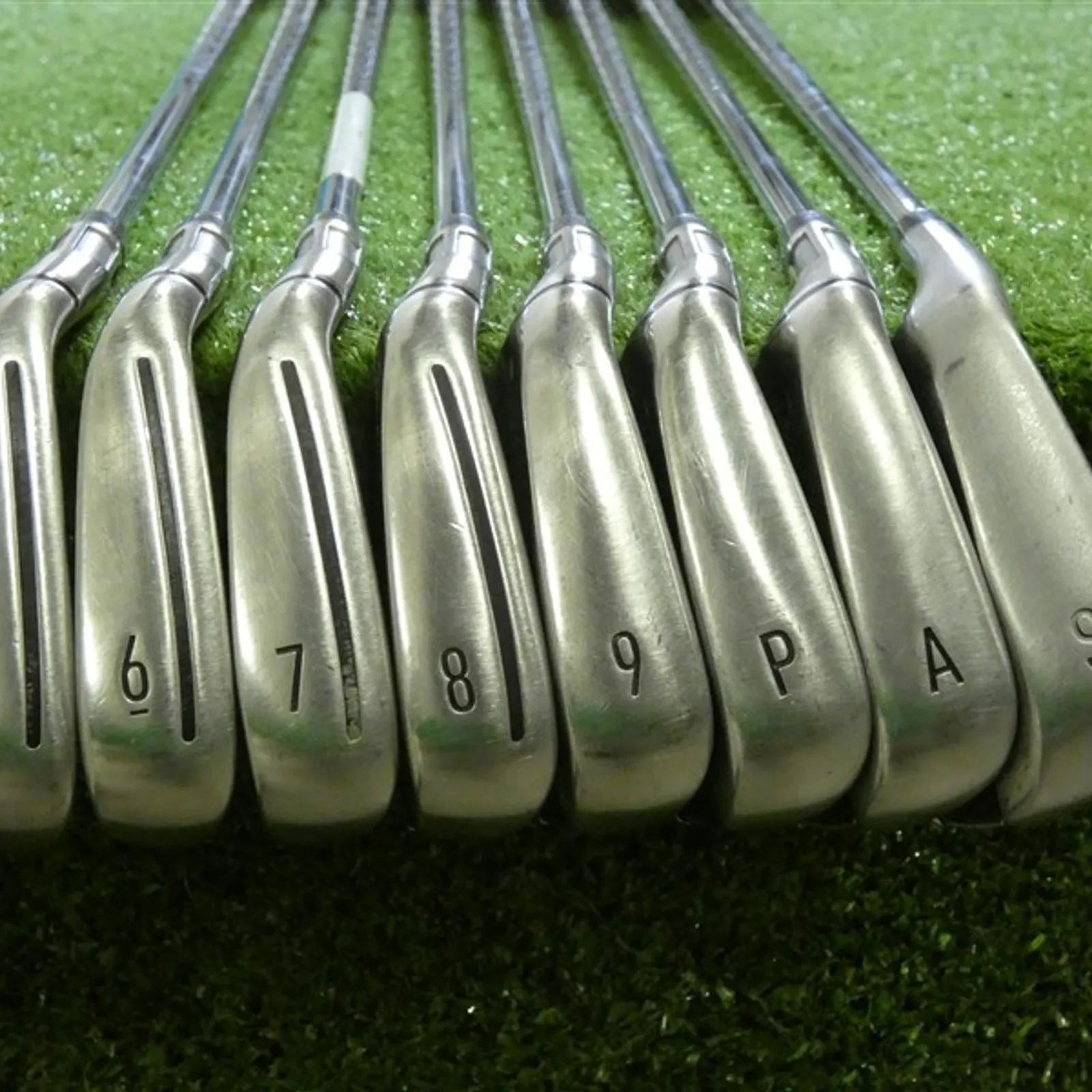 TaylorMade Stealth Left Hand Irons 5-P, A & S KBS Max MT 85 Stiff