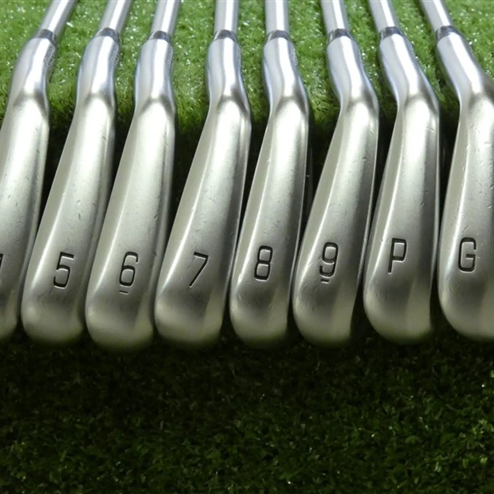 Mizuno JPX 925 Forged Irons 4-P & G KBS Tour C-Taper 120 Stiff Steel