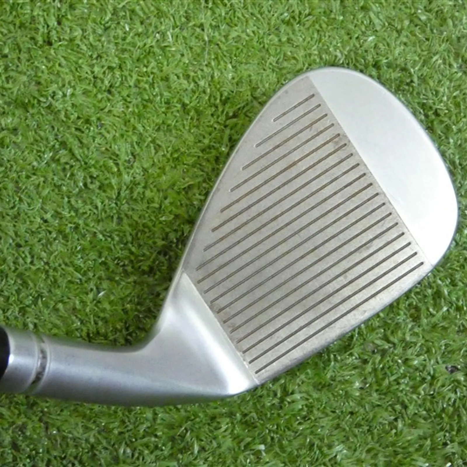 TaylorMade Milled Grind 4 MG4 52* 09* Left Hand Gap Wedge SB 105