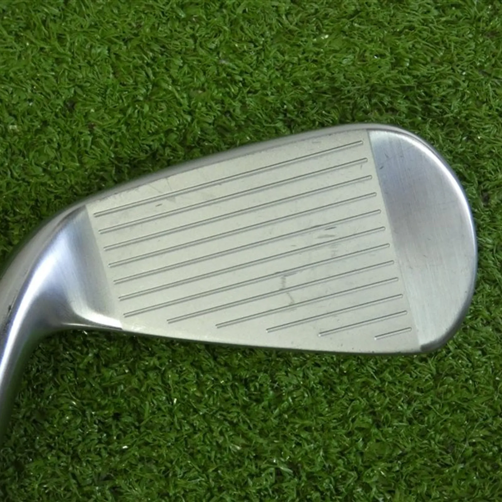 Titleist 2025 U505 18* 2 Iron Utility Hybrid HZRDUS 80g 6.0 Stiff