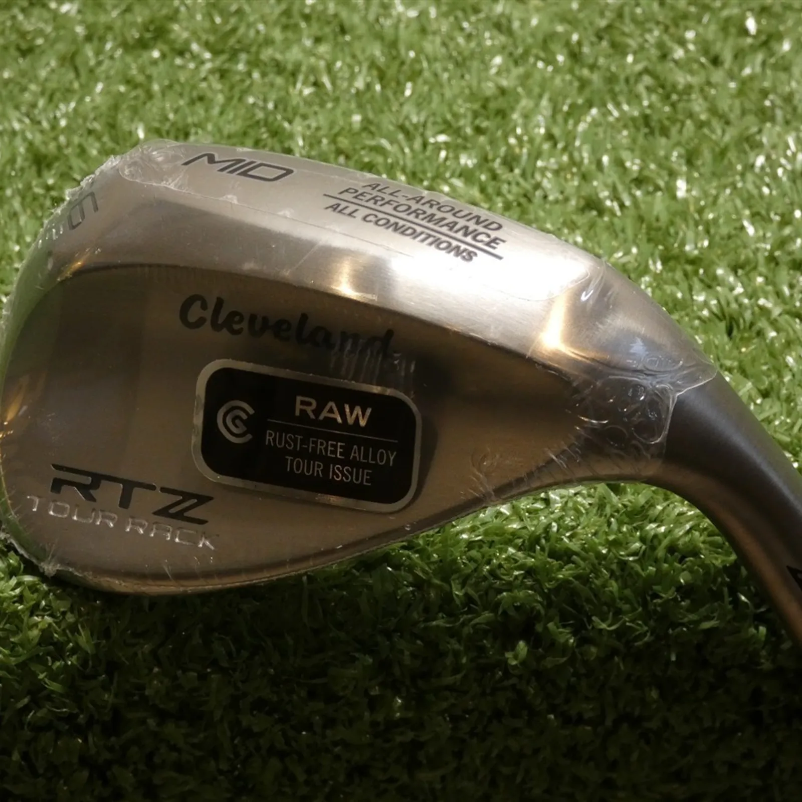 Cleveland RTZ Tour Rack Raw 56* 10* Sand Wedge Mid Dynamic Gold