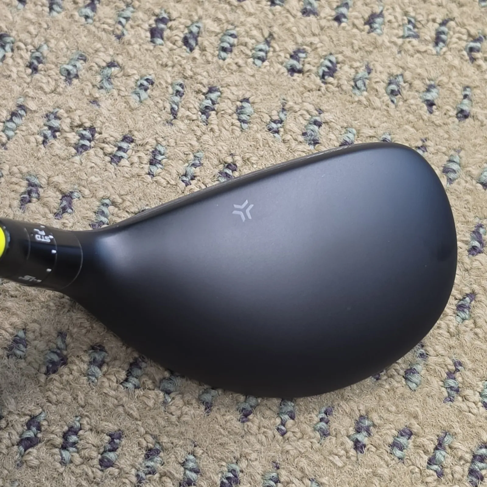 Srixon ZXi #4 Hybrid 22 Degree Proforce V2 F2 Flex Senior Flex