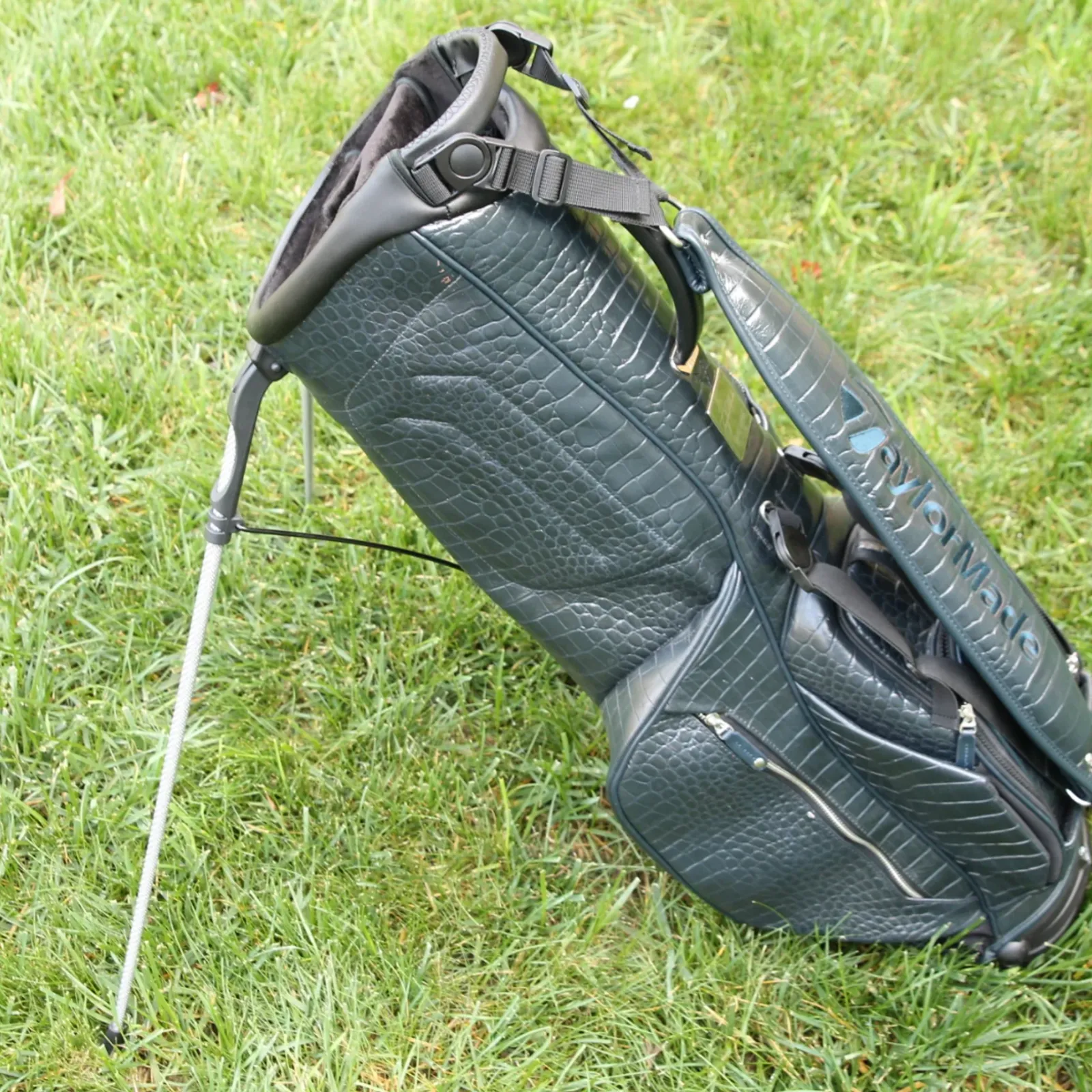 TAYLORMADE X VESSEL LIMITED EDITION BLUE VLX LUX STAND BAG (Tour