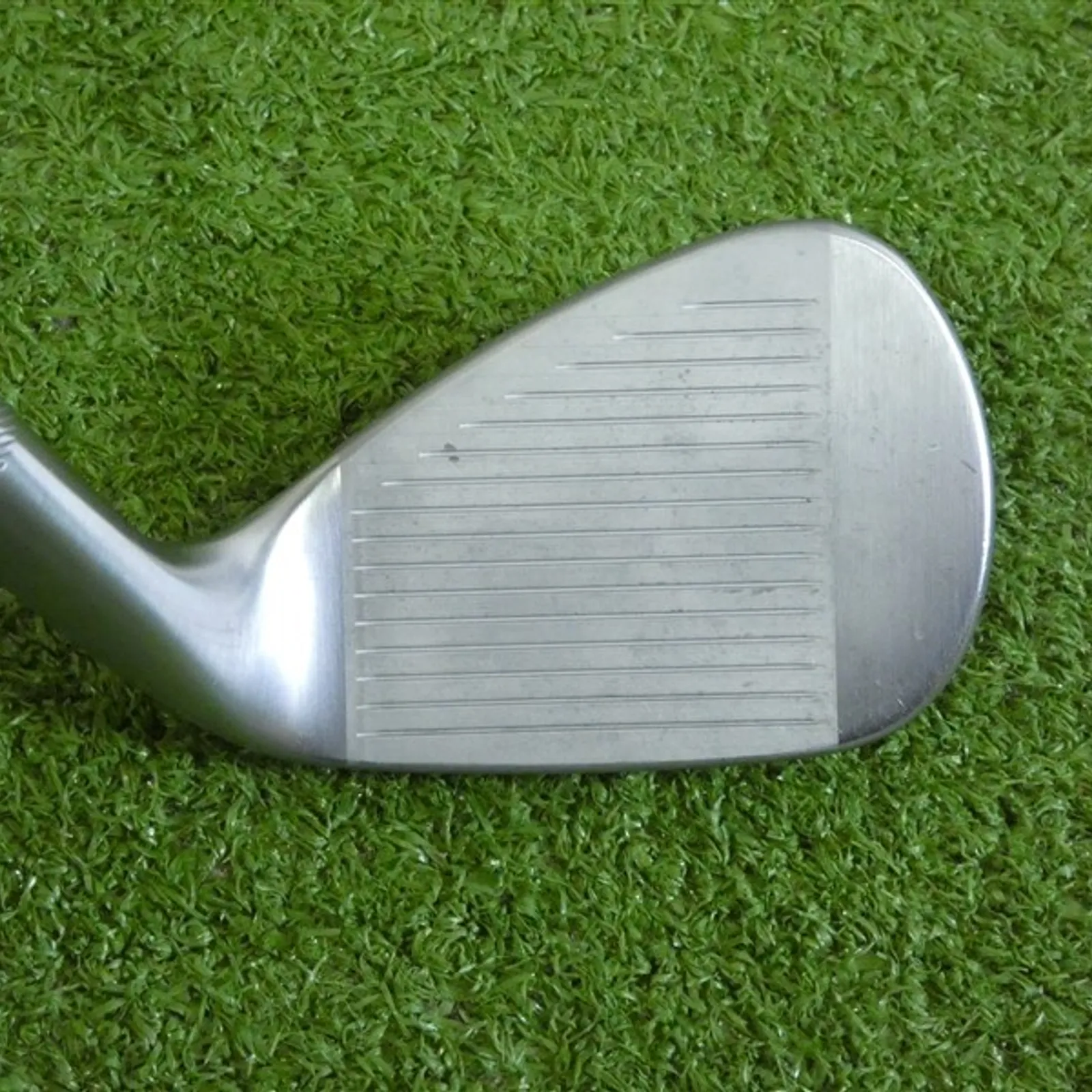 Tête De Wedge Titleist Vokey SM10 Chrome F-Grind 50* (8*) - État Neuf