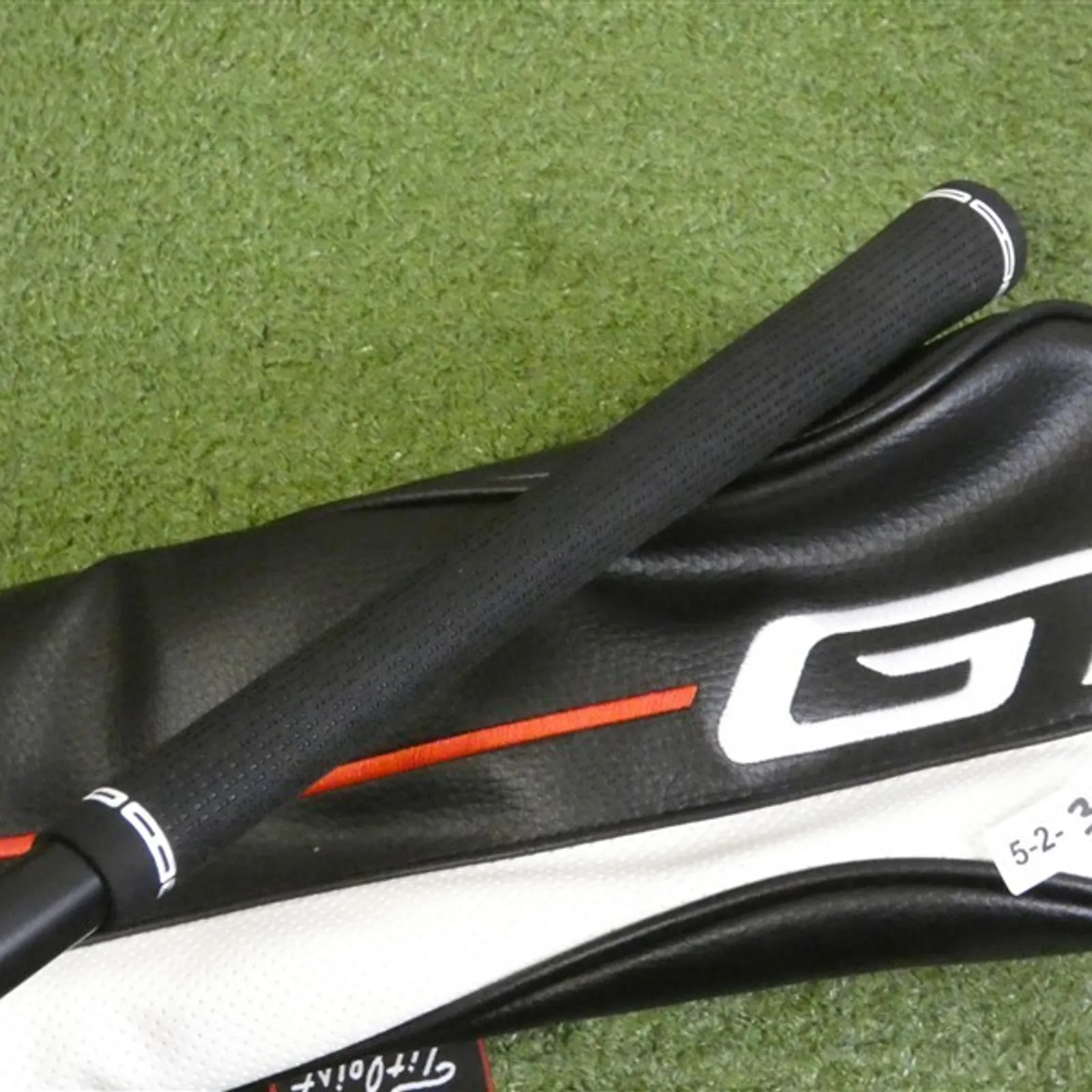 Titleist GT2 9.0* Driver HZRDUS Black 5G 60g 6.0 Stiff Graphite w