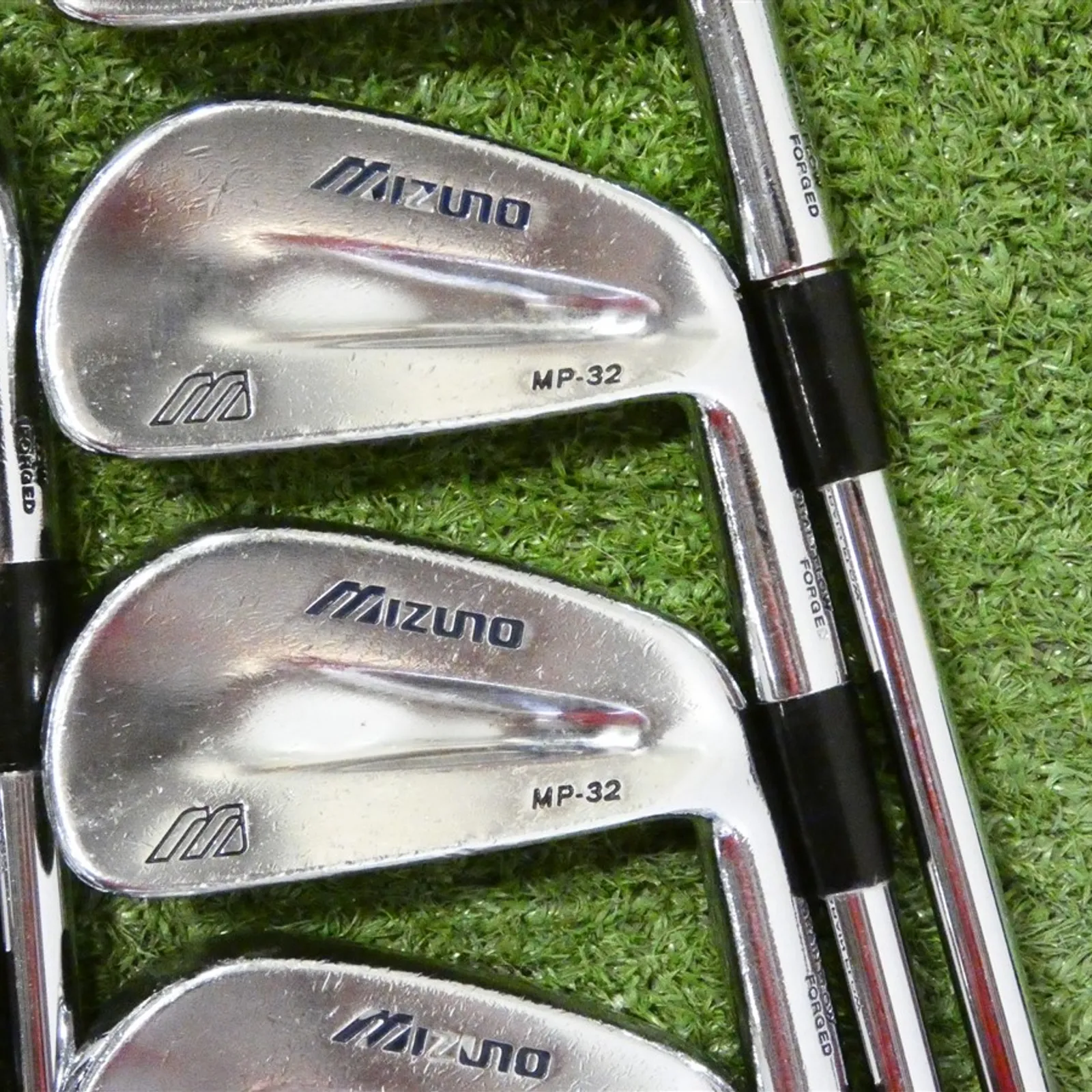Mizuno MP-32 Forged Irons 3-P GS 95 Gold R300 Regular Steel +.75