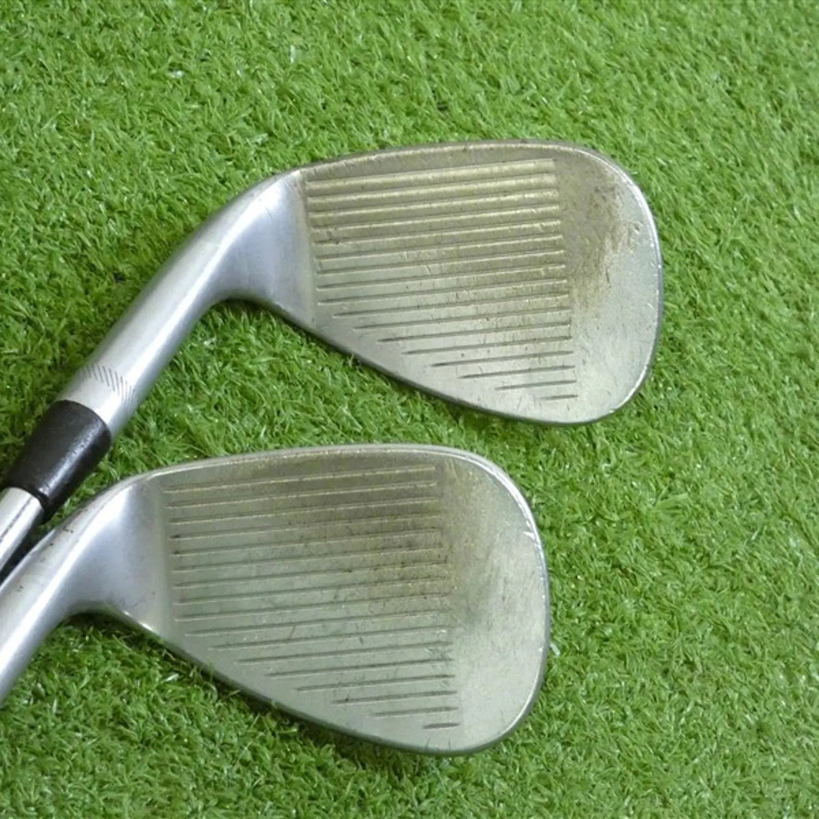 Titleist Vokey SM4 Tour Chrome 52/56* 12/14* Gap/Sand Wedge Set DG