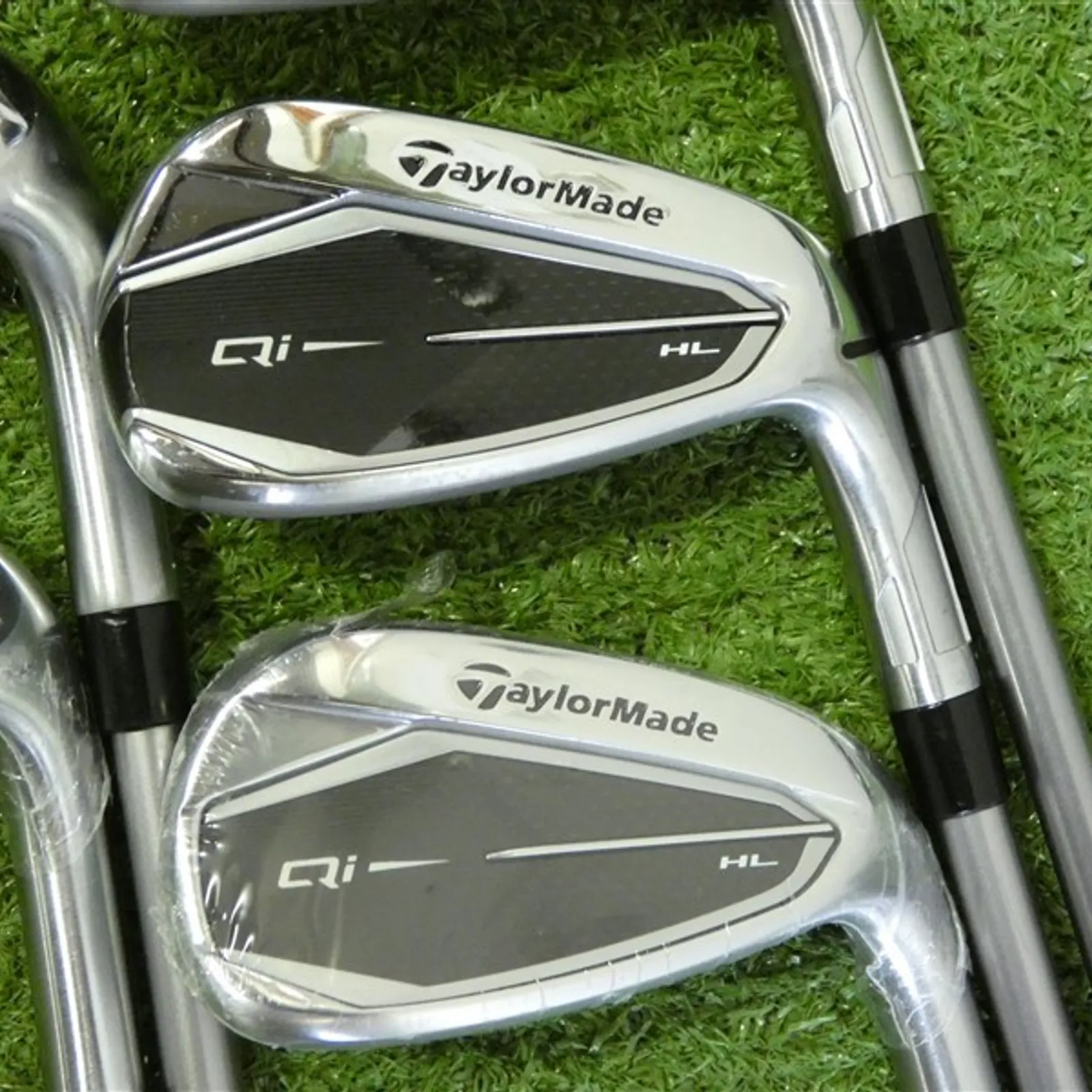TaylorMade Qi HL Irons 7-P & A Speeder NX TCS 50 Regular Graphite