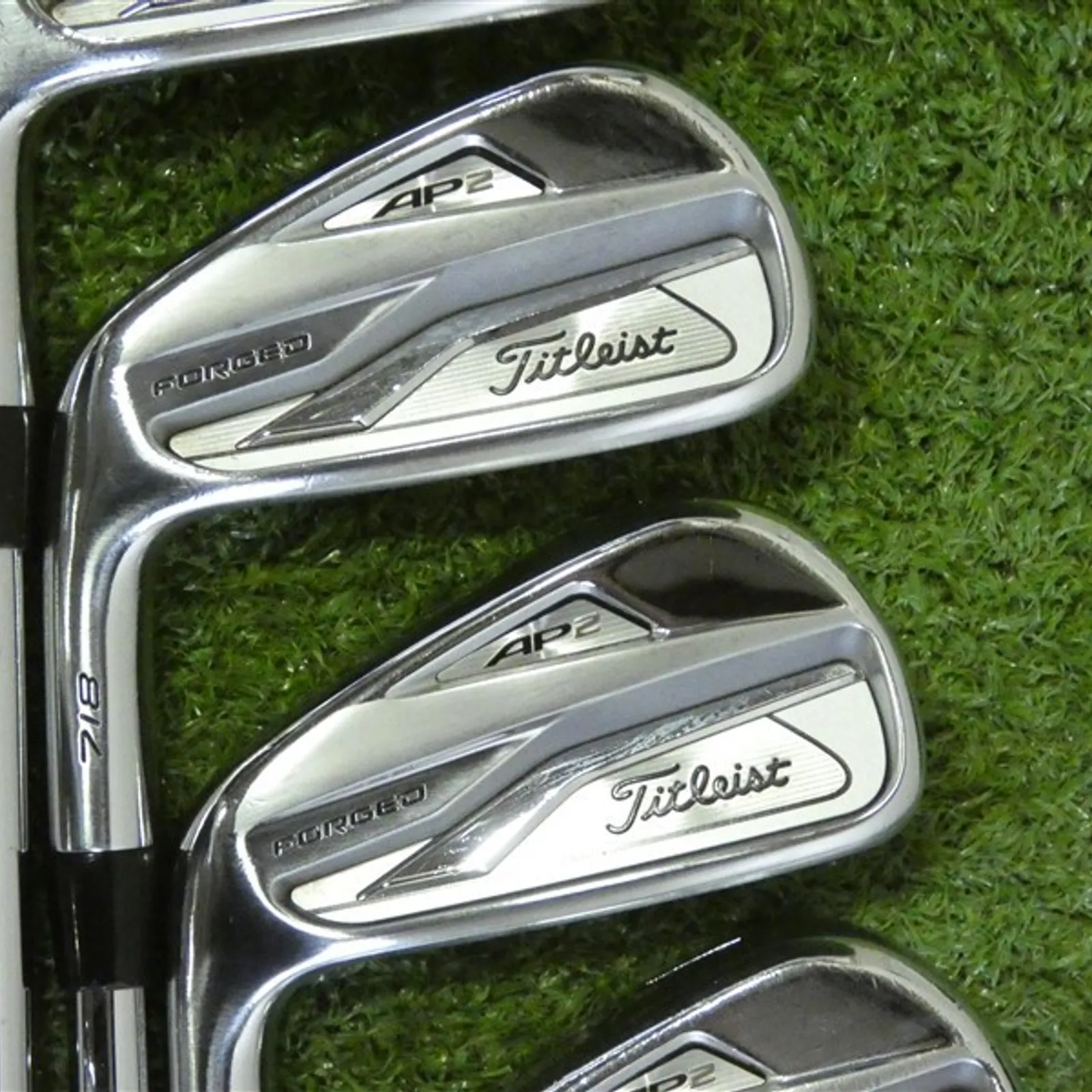 Titleist 718 AP2 Left Hand Irons 4-P AMT Tour White S300 Stiff