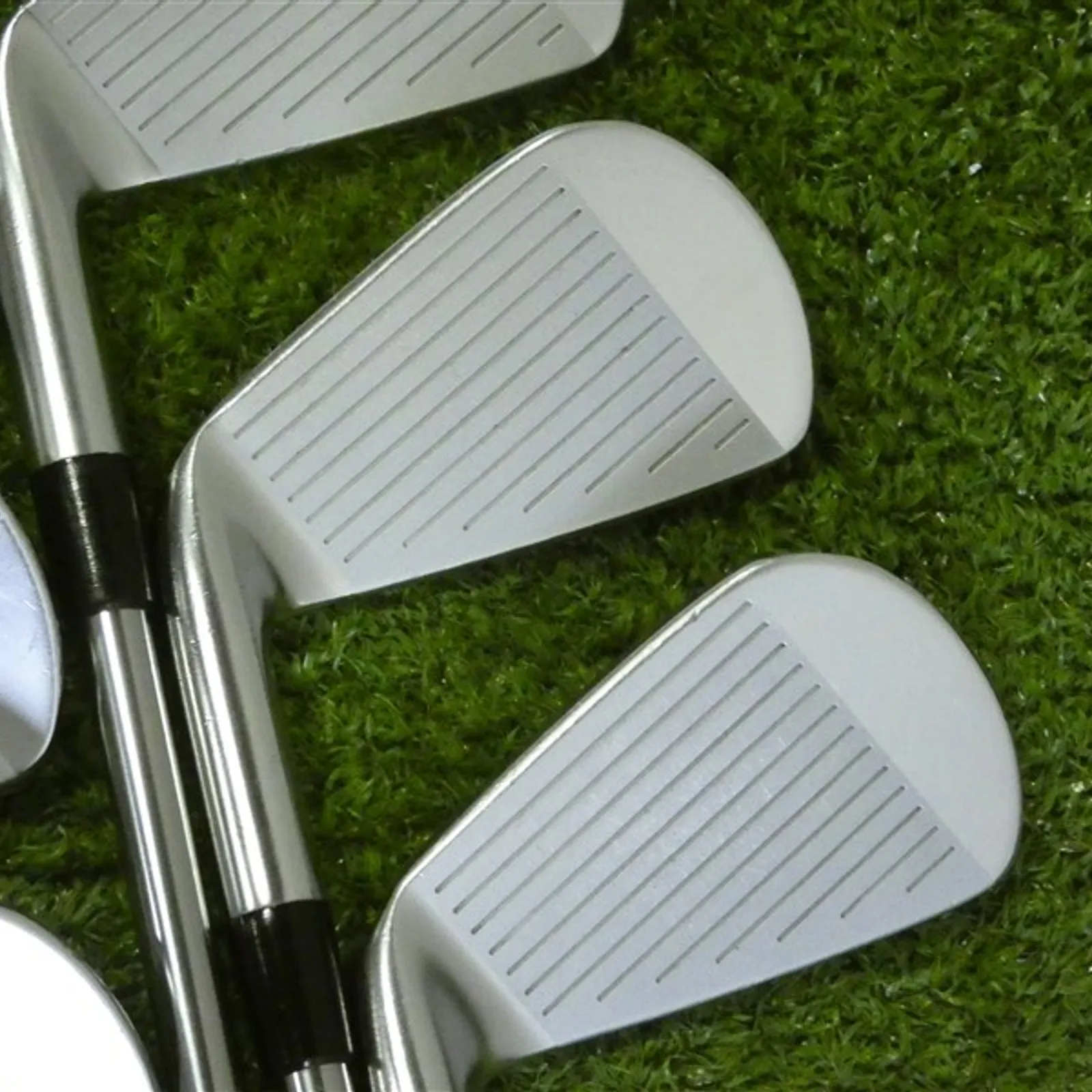 Konyagoromö Srixon ZXi7/ZXi5 Iron Combo Set - Fujikura Axiom 105 - New 2025