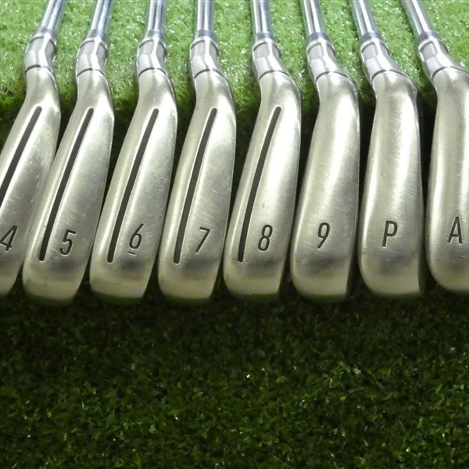 TaylorMade Stealth Irons 4-P & A KBS Max MT 85 Regular Steel display picture 1