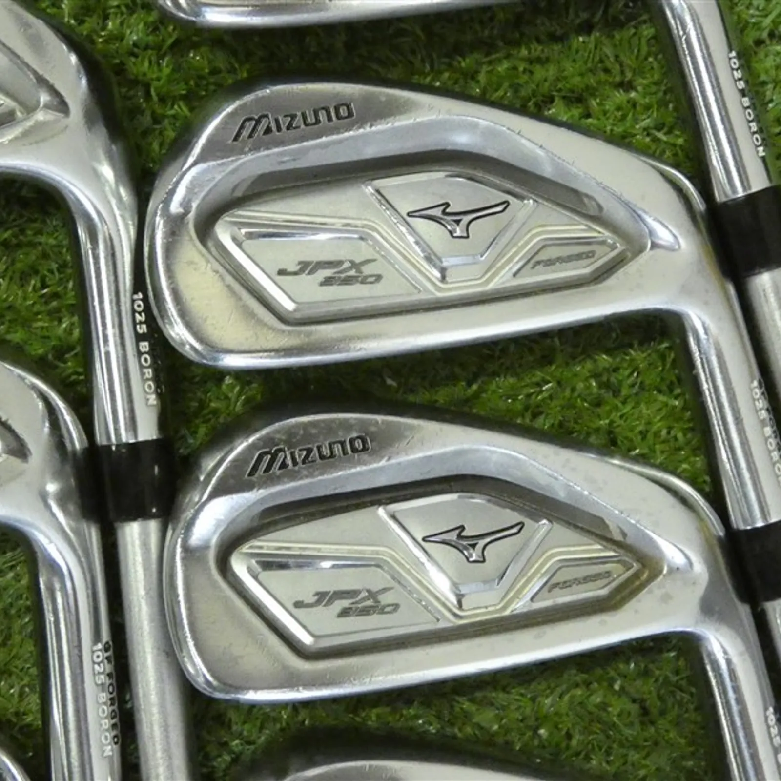 Mizuno JPX 850 Forged Irons 4-P KBS Tour C-Taper 120 Stiff Steel