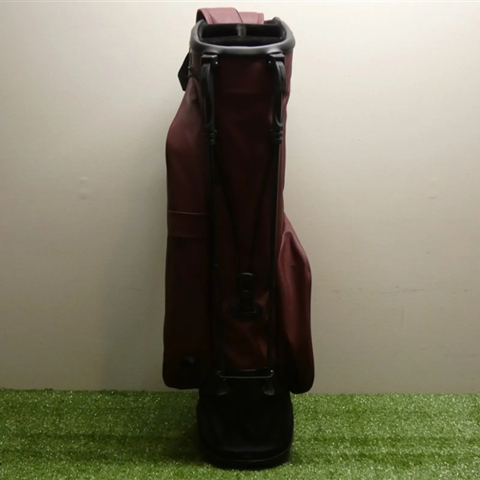 TaylorMade Vessel Lite Lux 4-Way Carry Stand Golf Bag C.C. Logo