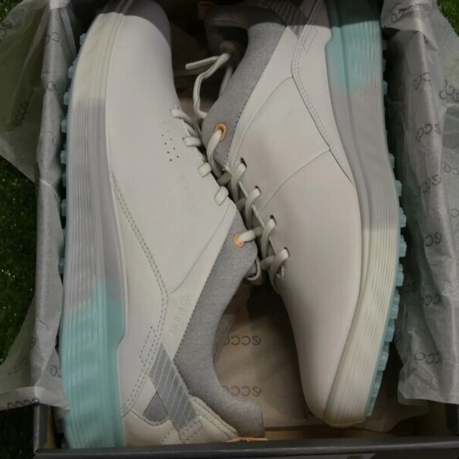 シューズ(女性用) ECCO  Gore-tex Golf Shoe Amazon.com | ECCO Women's Biom G 2 Free Gore-TEX Golf Shoe