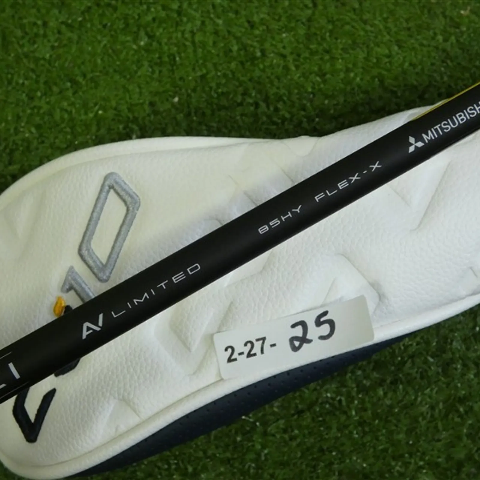 TaylorMade Qi10 Tour 22* 4 Hybrid Rescue Tensei AV Ltd 85 X Extra