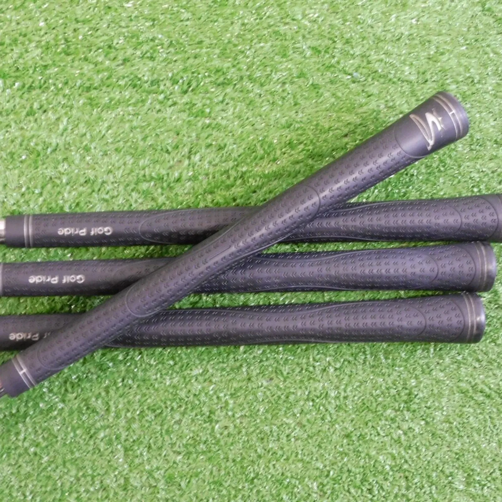 Left Handed Cobra 3100 I/H 6 Iron N.S.Pro Regular Steel Shaft Golf Pride Grip Left Handed Cobra 3100 I/H 6 Iron N.S.Pro Regular Steel Shaft Golf Pride Grip