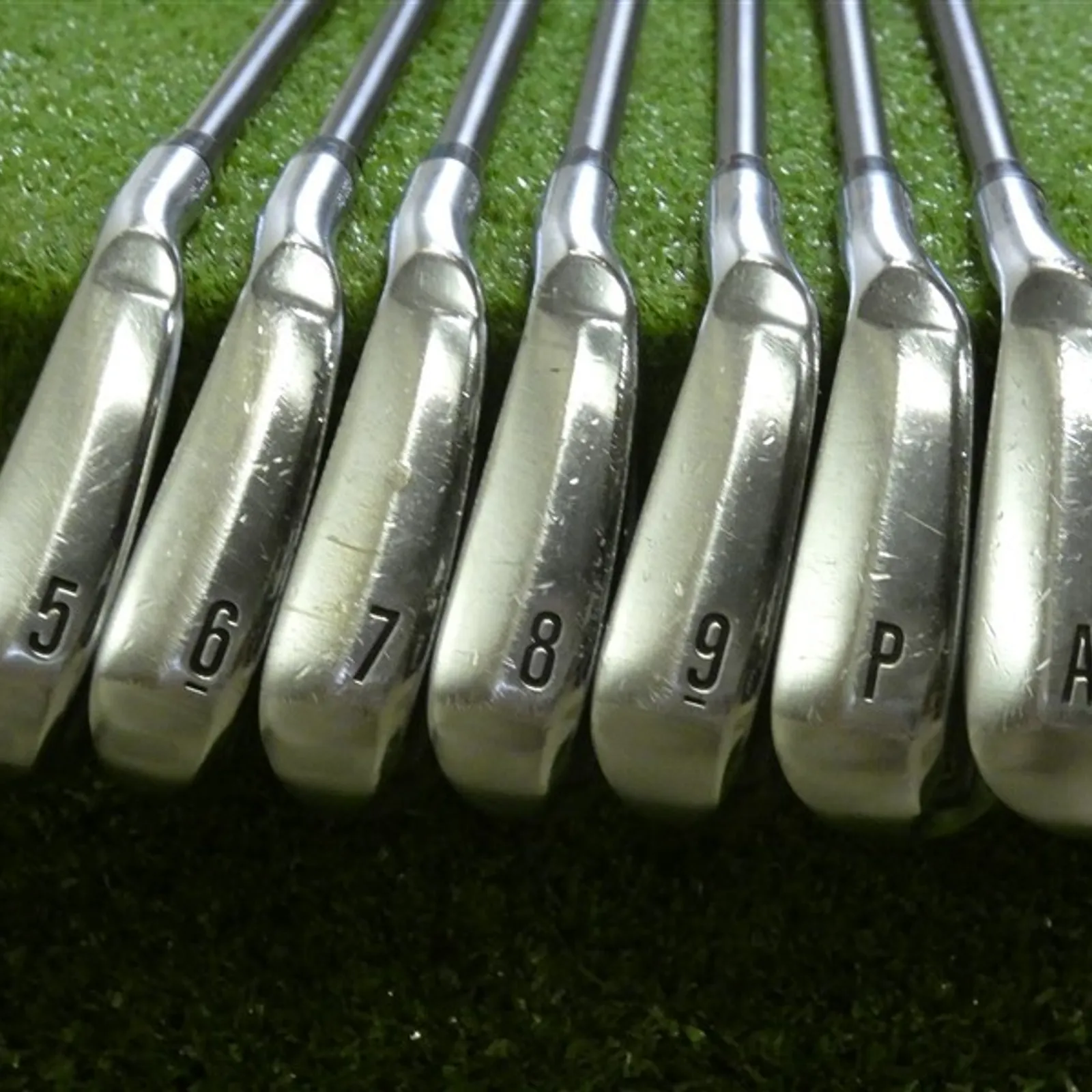 ぴ Srixon ZXi5 Forged Irons 5-P & A KBS Max 65 Regular Graphite