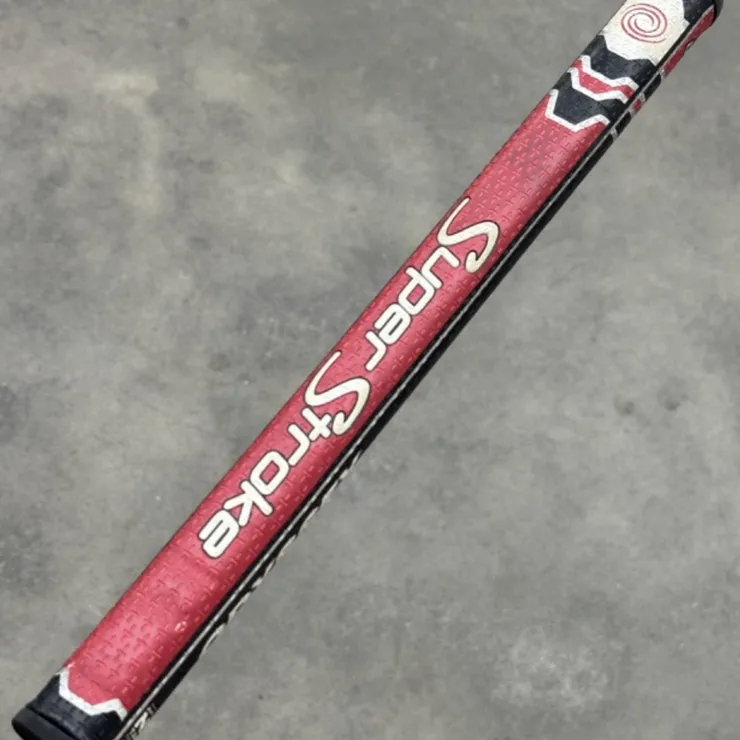 Odyssey O-Works V-Line Fang CH with Superstore Mid Slim 2.0 Grip