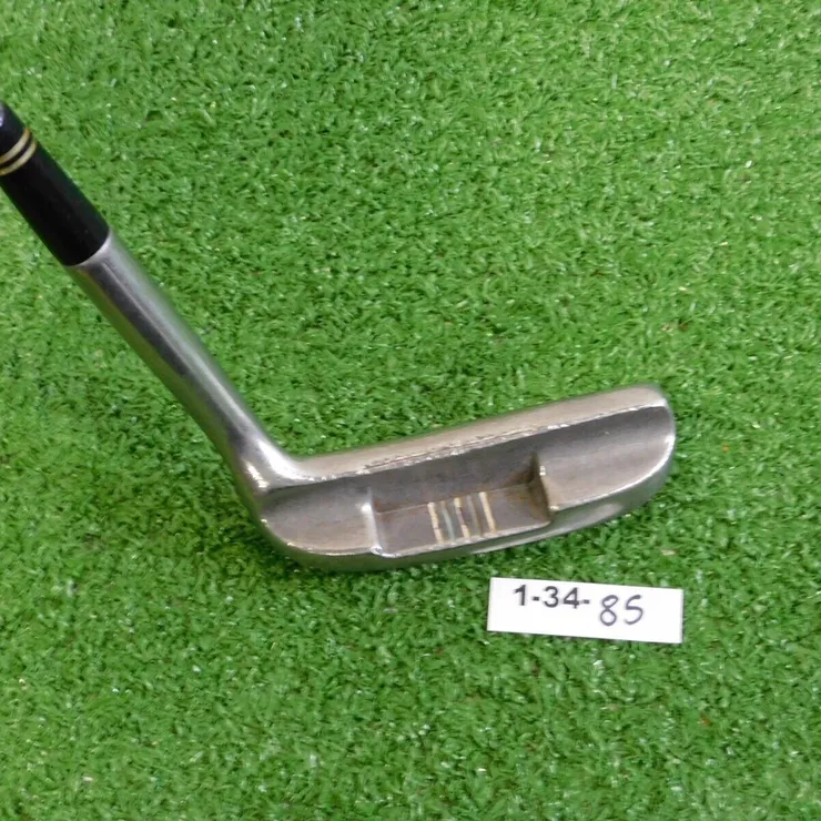 パターを2本入れてスタートした矢澤直樹が、1本しか使わなかった
