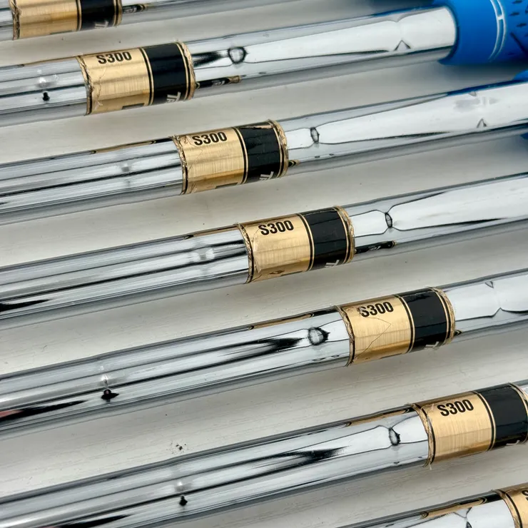 Titleist 710 MB Forged 3-PW Iron Set - Dynamic Gold S300 Shafts