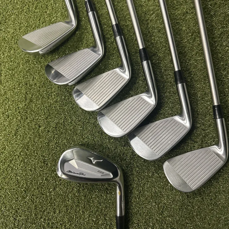 Mizuno Pro 223 Iron Set 4-PW KBS C-Taper 130 X Extra Stiff 7 Clubs RH