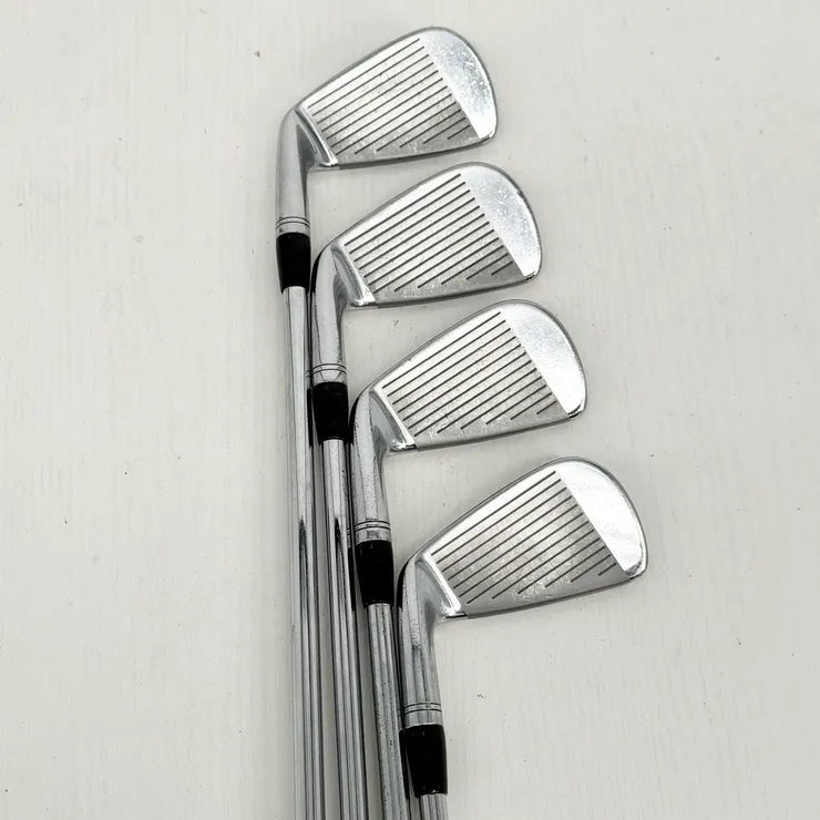 Titleist 735.CM Chrome Iron Set 4-PW - DynamicGold R300 - Stock Grips