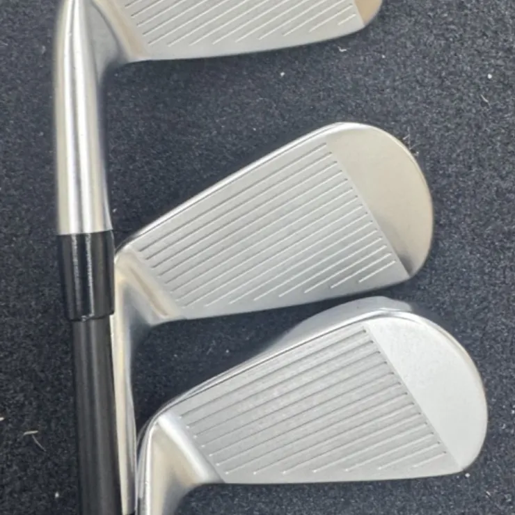 High Five! セット High Five! 4枚 ZX5 4-PW Iron Set with Steel Shafts | SRIXON
